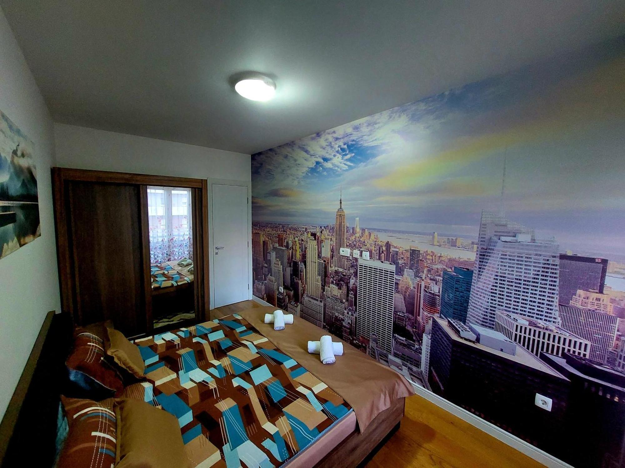 New York - Central Point Podgorica Bilik gambar